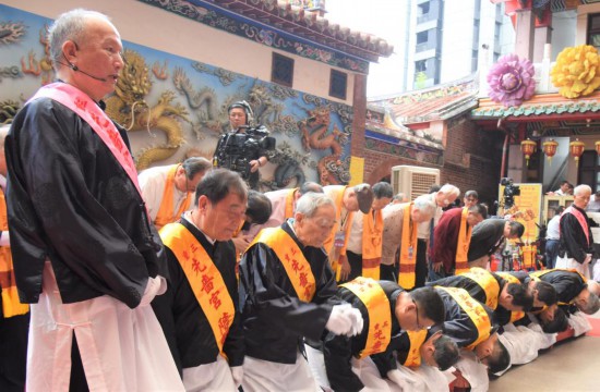 6月21日在台湾新北市拍摄的2025(乙巳)年海峡两岸共祭中华人文始祖伏羲典礼活动现场。新华社记者 李建华 摄