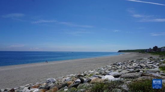 这是台湾花莲的著名景点七星潭（2025年9月11日摄）。新华社记者 齐湘辉 摄